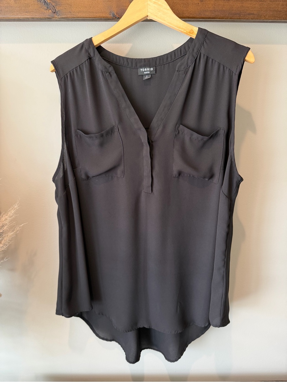 torrid Black Sleeveless V-Neck Pocket Blouse